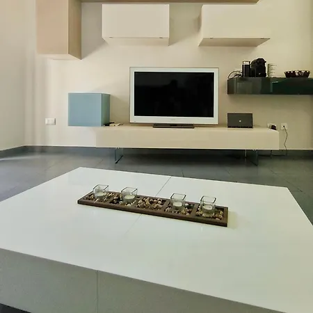 Apartament Navis' House *